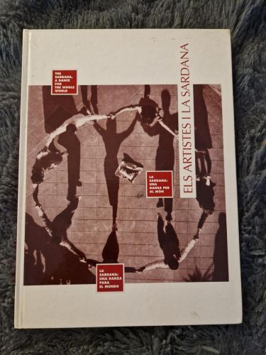 Portada del libro de Els artistes i la sardana. La sardana: una dansa per al món.