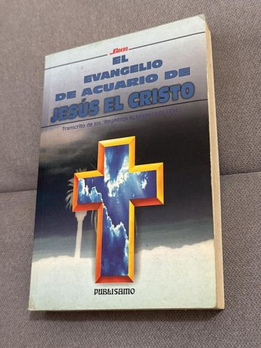 Portada del libro de Evangelio de Acuario de Jesús el Cristo, el