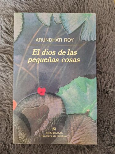 Portada del libro de El dios de las pequeñas cosas
