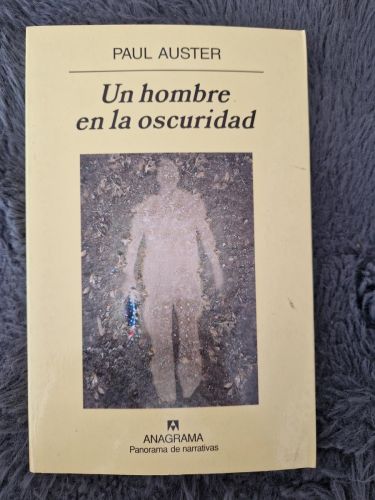 Portada del libro de Un hombre en la oscuridad