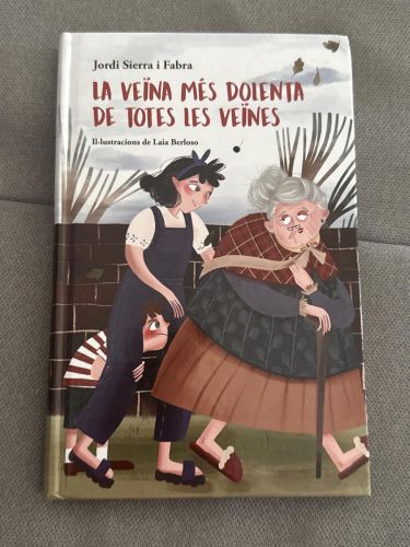 Portada del libro de La veïna més dolenta de totes les veïnes