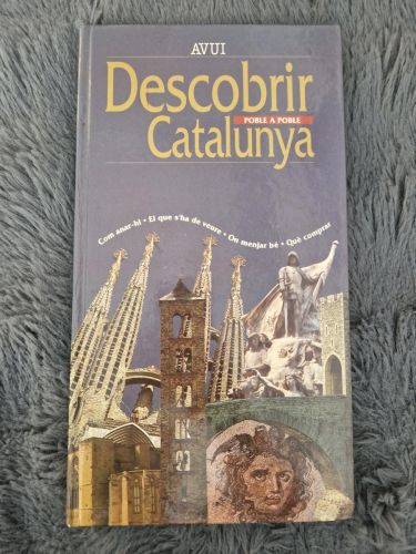Portada del libro de Descobrir Catalunya poble a poble