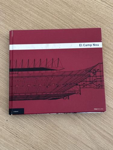Portada del libro de El Camp Nou. 50 anys de batec blaugrana.