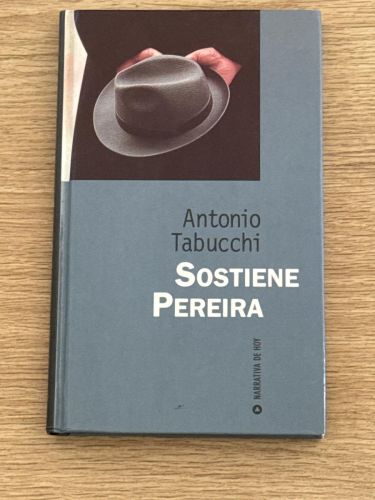 Portada del libro de Sostiene Pereira