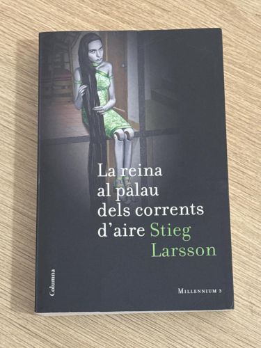 Portada del libro de La reina al palau dels corrents d'aire (Sèrie Millennium 3)