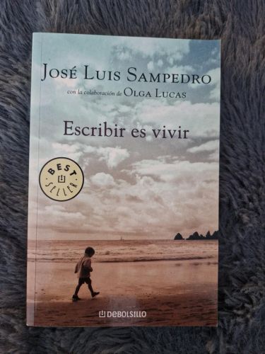 Portada del libro de Escribir es vivir.
