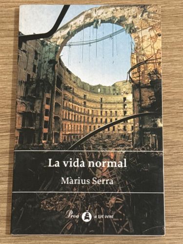 Portada del libro de La vida normal