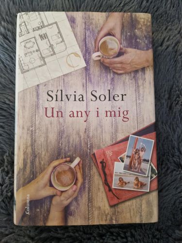 Portada del libro de Un any i mig