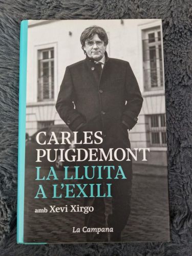 Portada del libro de La lluita a l'exili