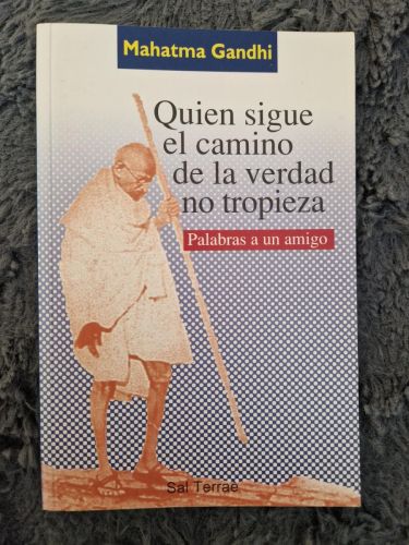 Portada del libro de Quien sigue el camino de la verdad no tropieza