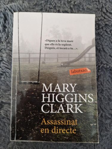 Portada del libro de Assassinat en directe (labutxaca)