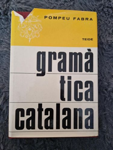 Portada del libro de Gramàtica catalana