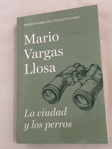 Portada del libro de La ciudad y los perros