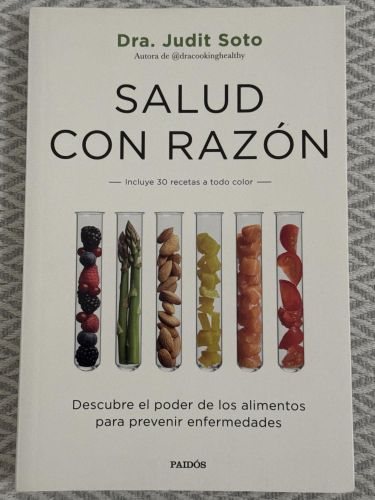 Portada del libro de Salud con razón. Incluye 30 recetas a todo color