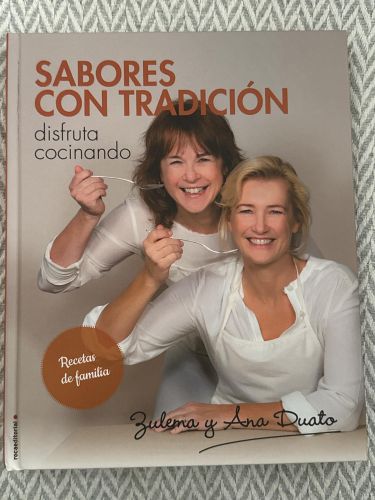 Portada del libro de Sabores con tradición. Disfruta cocinando
