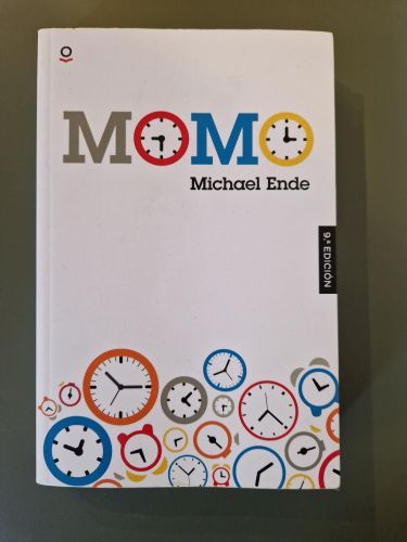 Portada del libro de Momo