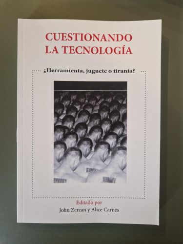 Portada del libro de CUESTIONANDO LA TECNOLOGÍA
