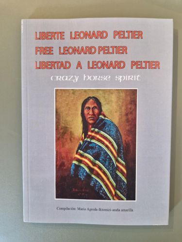 Portada del libro de Libertad para Leonard Peltier