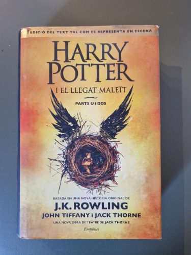 Portada del libro de Harry Potter i el llegat maleït. Parts u i dos (Teatre)