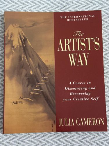 Portada del libro de The artist's way. A course in discovering and recovering your creative self.