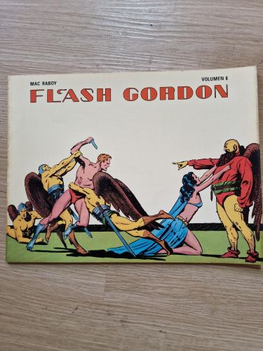 Portada del libro de Flash Gordon. Volumen 6