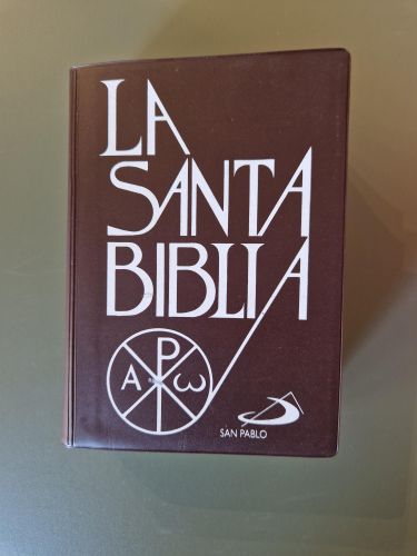 Portada del libro de La Santa Biblia.Tamaño Bolsillo. 