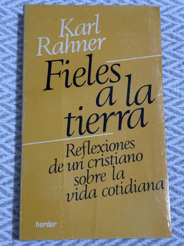 Portada del libro de Fieles a la tierra. Reflexiones a la tierra