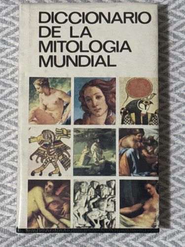 Portada del libro de Diccionario de la mitología mundial