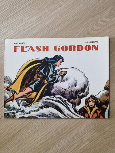 Portada del libro de Flash Gordon. Volumen VII