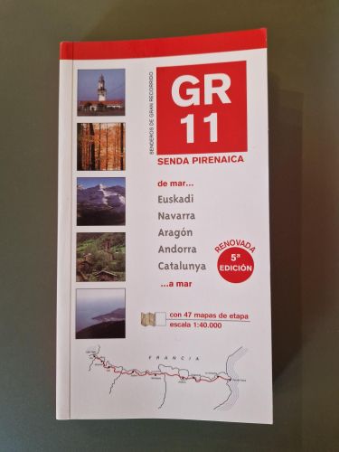 Portada del libro de GR-11, senda pirenaica, de mar a mar
