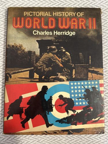 Portada del libro de Pictorial history of world war II