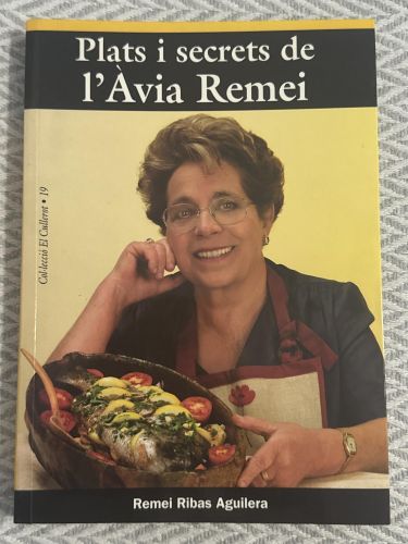 Portada del libro de Plats i secrets de l'Àvia Remei