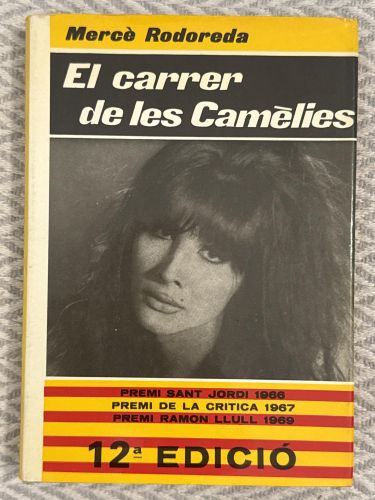 Portada del libro de El carrer de les Camèlies
