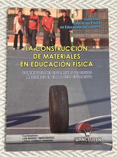 Portada del libro de La construcción de materiales en educación física