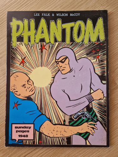 Portada del libro de Phantom. Sunday pages 1948. Collana New Comics Now 40