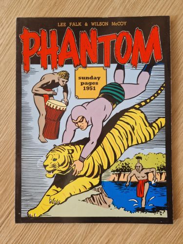 Portada del libro de Phantom. Sunday pages 1951. Collana New Comics Now 206