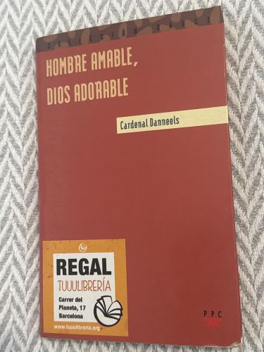Hombre amable, dios adorable