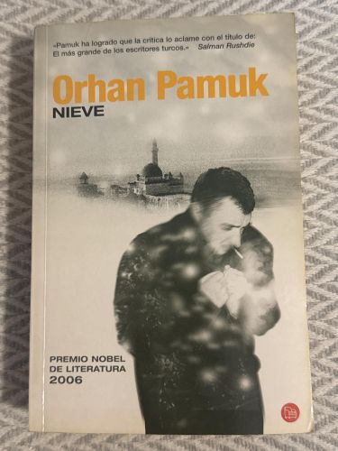 Portada del libro de Nieve (Orhan Pamuk)