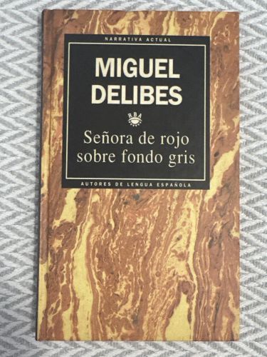 Portada del libro de Señora de rojo sobre fondo gris
