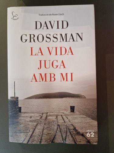 Portada del libro de La vida juga amb mi