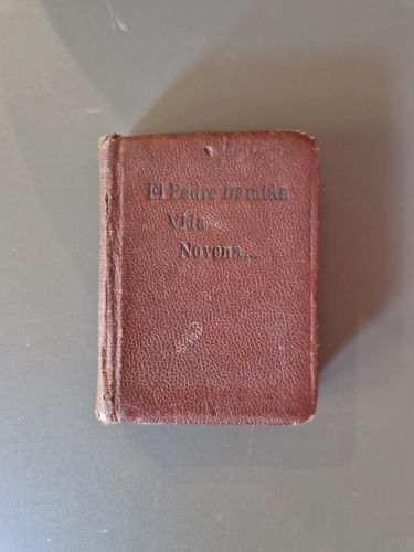 Portada del libro de El Padre Damián. Vida Novena
