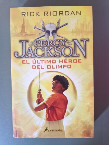 Portada del libro de El último héroe del Olimpo (Percy Jackson y los dioses del Olimpo 5)