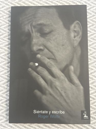Siéntate y escribe