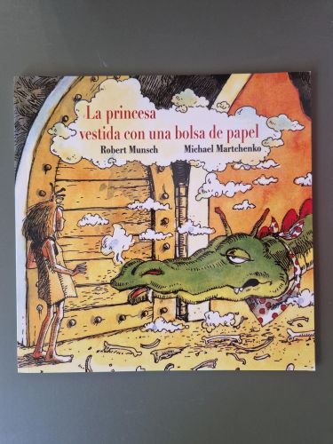 Portada del libro de La princesa vestida con una bolsa de papel