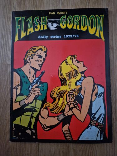 Portada del libro de Flash Gordon. Daily strips 1973/74. Collana New Comics Now 225