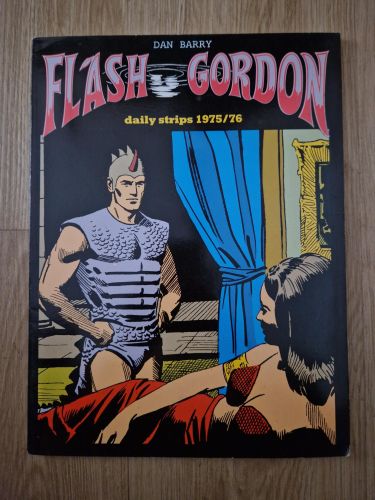 Portada del libro de Flash Gordon. Daily strips 1975/76. Collana New Comics Now 227