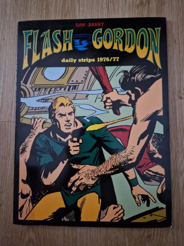 Portada del libro de Flash Gordon. Daily strips 1976/77. Collana New Comics Now 241